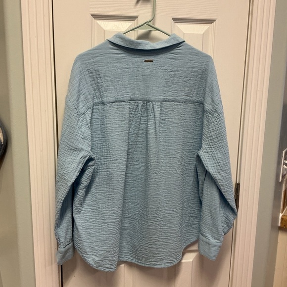 Billabong Women’s SZ L Blue Long sleeve Gauze Button Up Top Blouse Beach - Picture 3 of 6